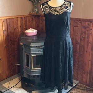 💜💜 Black Lacey Lined Dress Ladies Size L by Dressystar